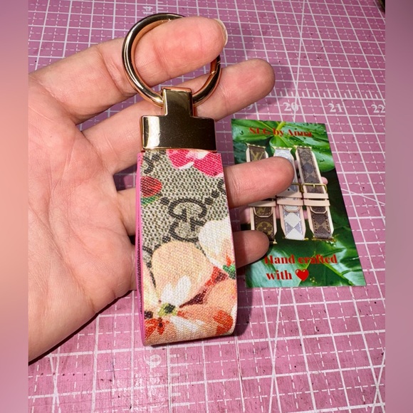 💓 Gucci Bloom Pink Keychain Hand crafted - Picture 6 of 8
